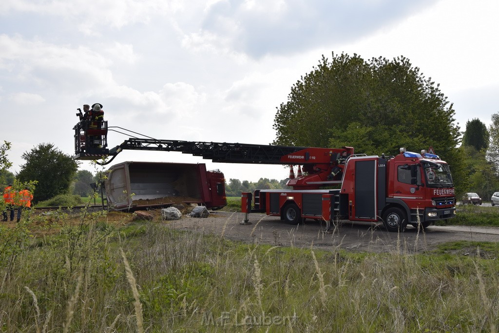 Schwerer VU LKW Zug Bergheim Kenten Koelnerstr P323.JPG - Miklos Laubert